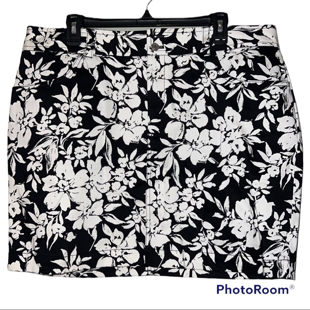 CHAPS size 16 plus size skirt black white floral button zip front with pockets